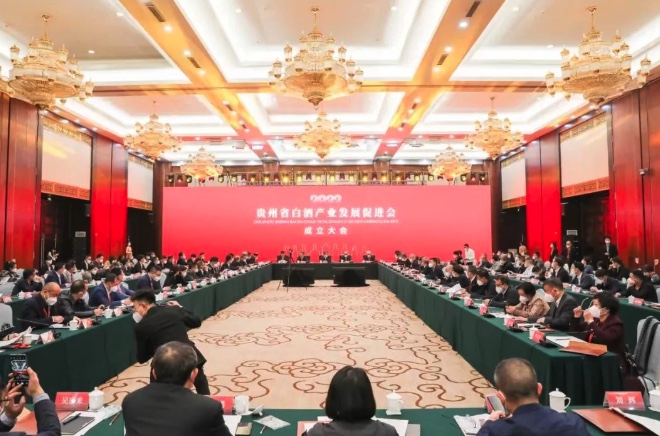 江小白变身江老白,渝酒称雄川黔白酒争霸?